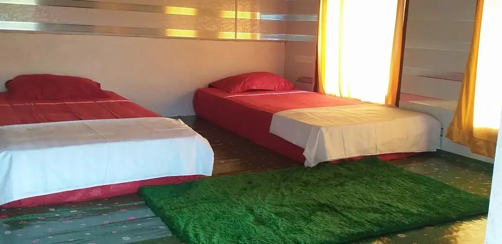 Матан Урунг: Simeulue Nanik Surfcamp