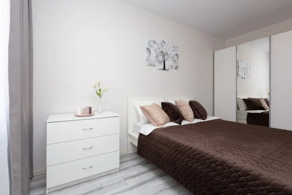Екатеринбург: Апартаменты на Азина 22/2 RentHouse