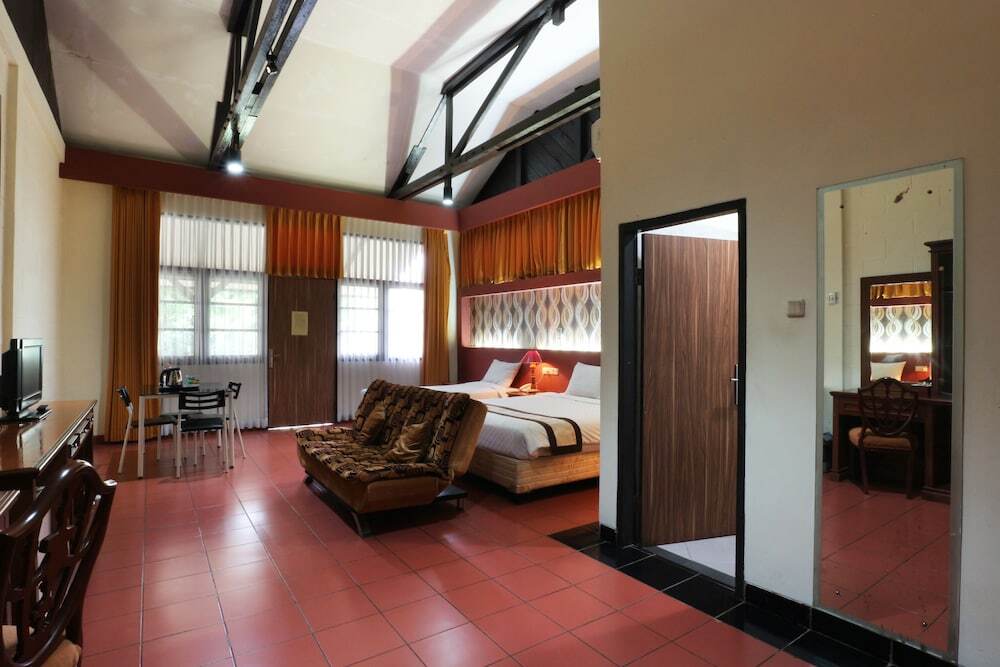 Джакарта: Desa Wisata Hotel - Hostel