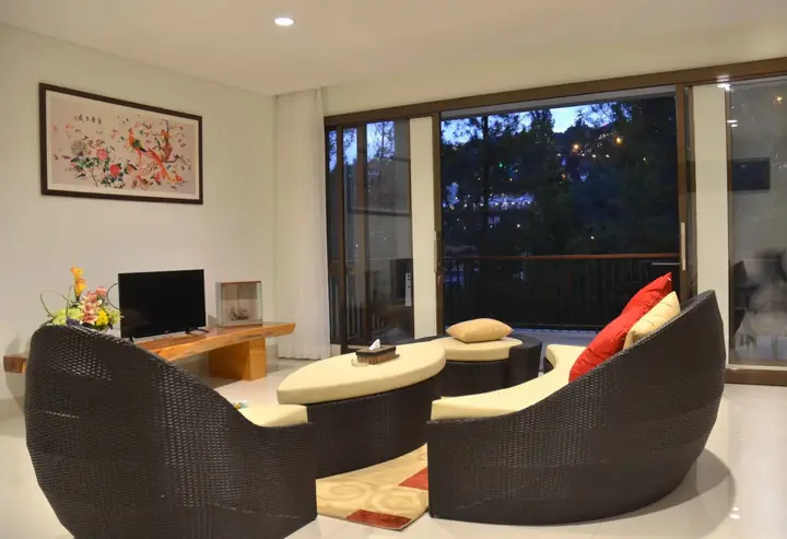Сименьян: Magenta Hill View 6BR Villa with a Private Pool