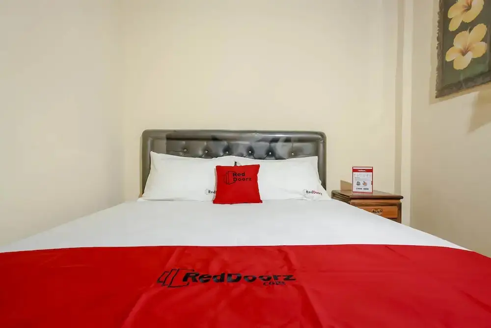 Сурабая: RedDoorz near DBL Arena