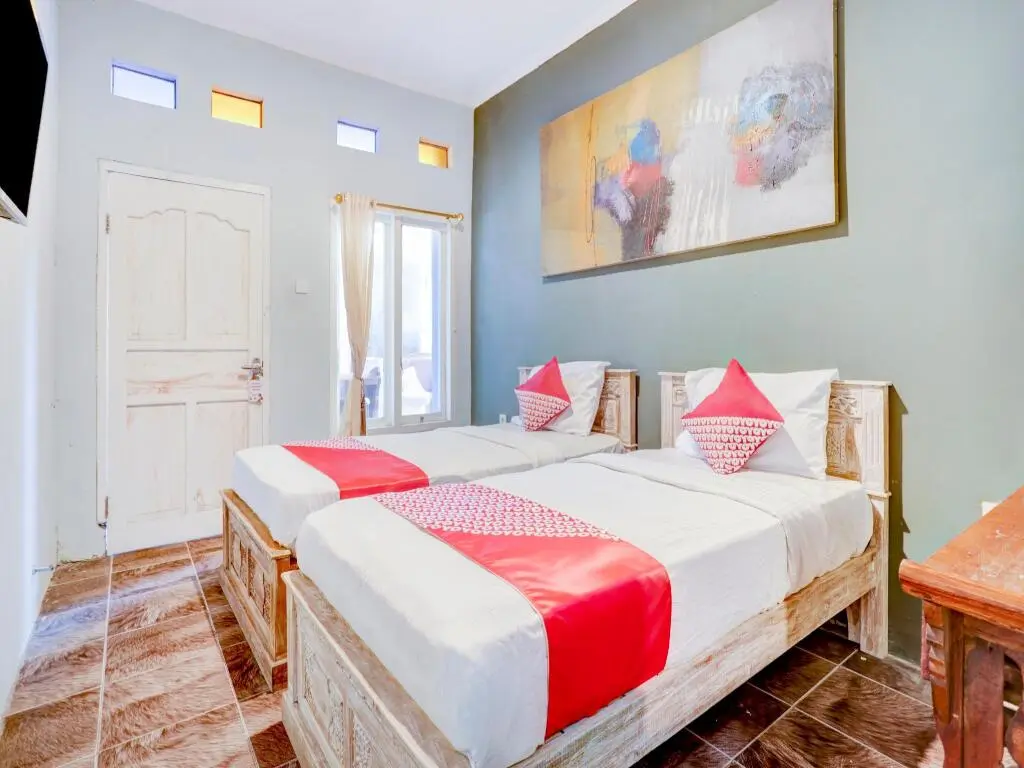 Денпасар: OYO 90363 Nira Guest House Sanur Bali