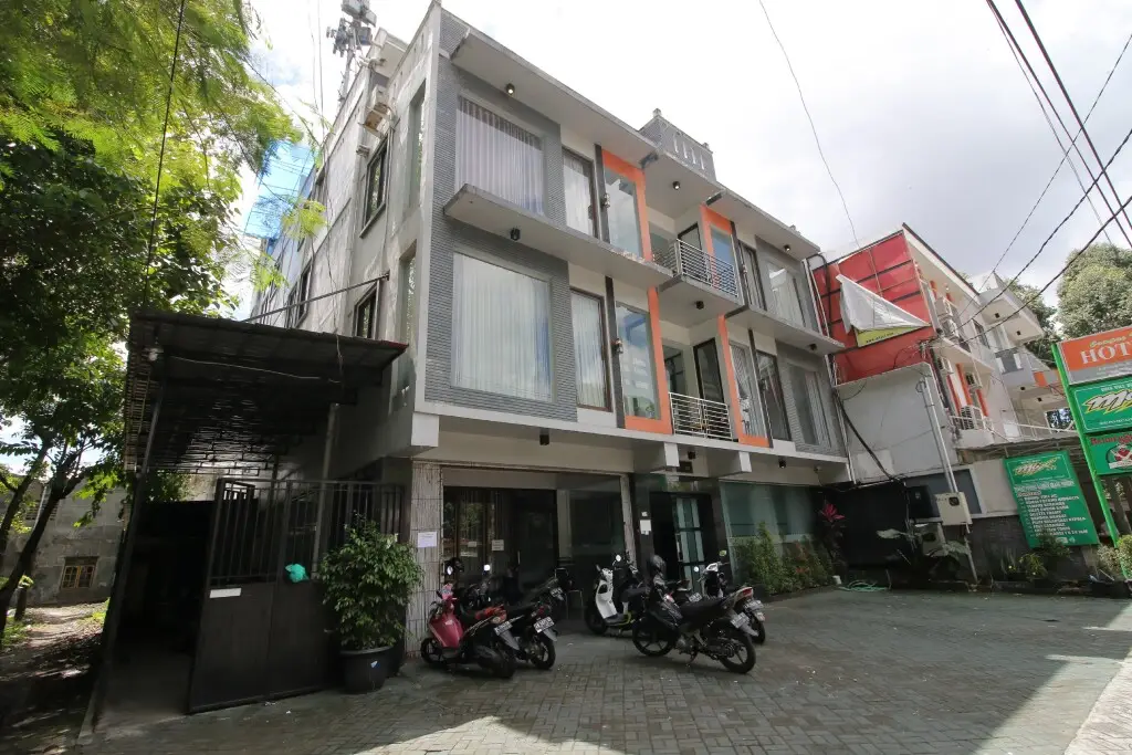 RedDoorz Plus near Universitas Negeri Yogyakarta — фото 1