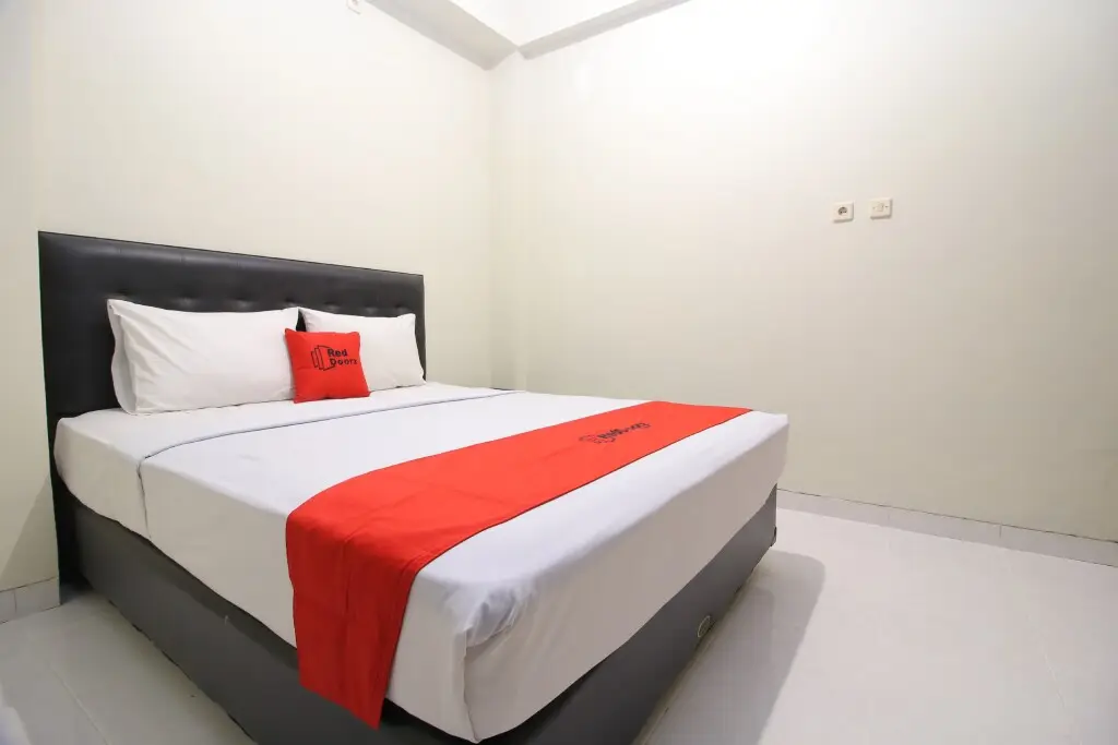 Депок: RedDoorz Plus near Universitas Negeri Yogyakarta