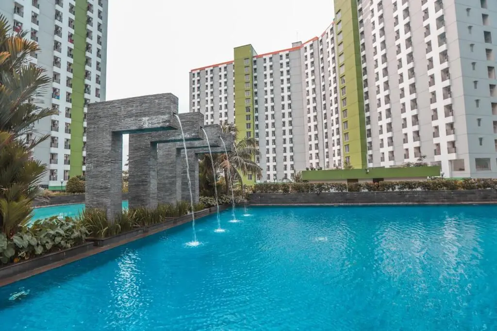 Южный Тангеранг: Green Lake View Luxury Apartment by Indah