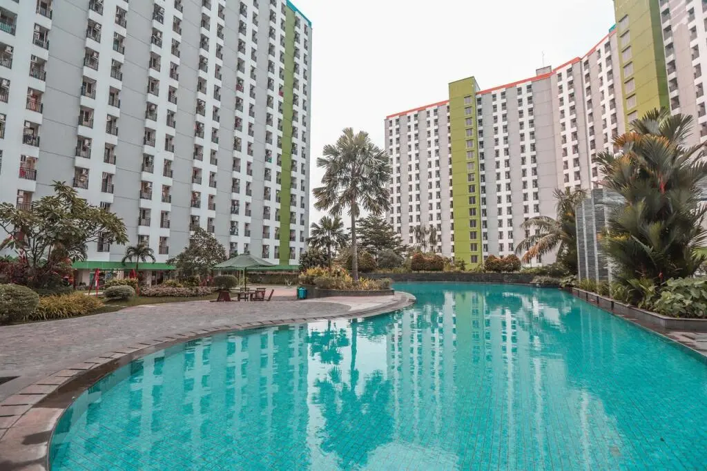 Южный Тангеранг: Green Lake View Luxury Apartment by Indah