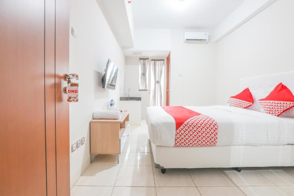 Южный Тангеранг: Green Lake View Luxury Apartment by Indah