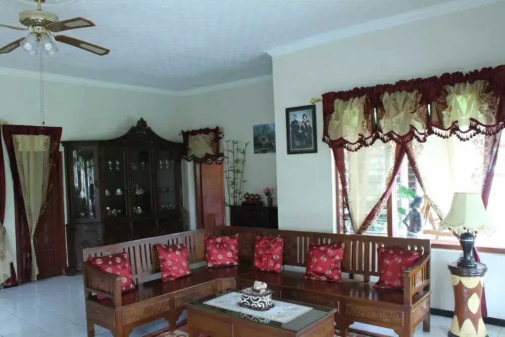 Бату: Marry Ind Vila & Guest House Gunung Kawi Malang