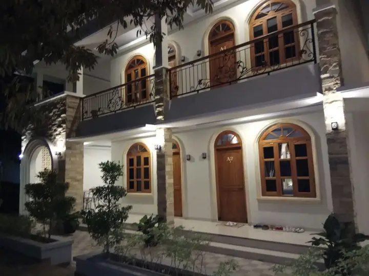 Батуретно: OYO 3945 Bale Tardian Syariah