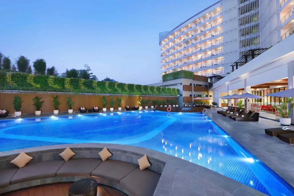 Сукарайя: Отель The Alana Hotel and Conference - Sentul City