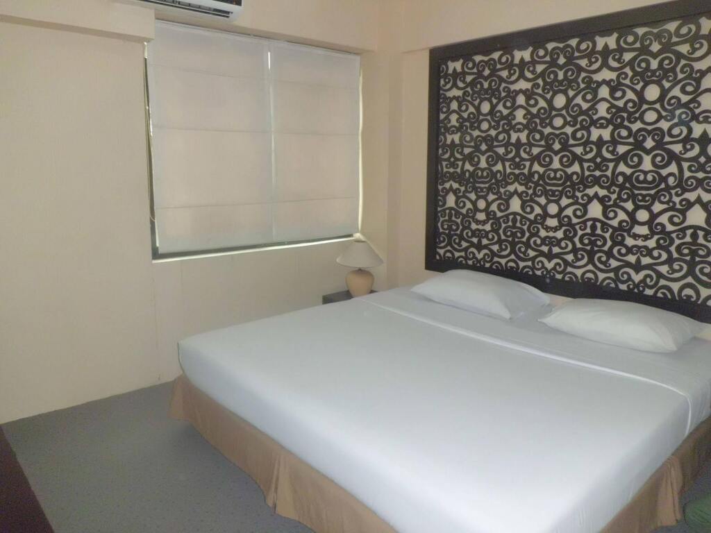Джакарта: Shinju Apartment