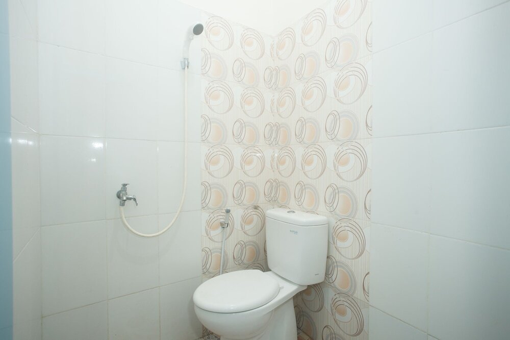 Сурабая: RedDoorz near Terminal Bungur Asih