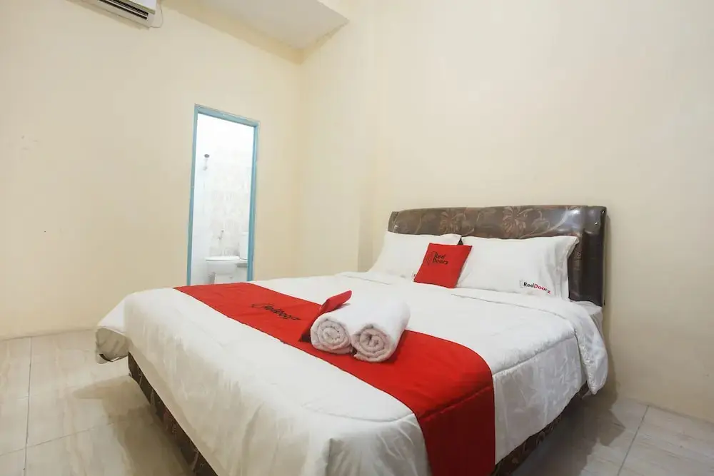 Сурабая: RedDoorz near Terminal Bungur Asih