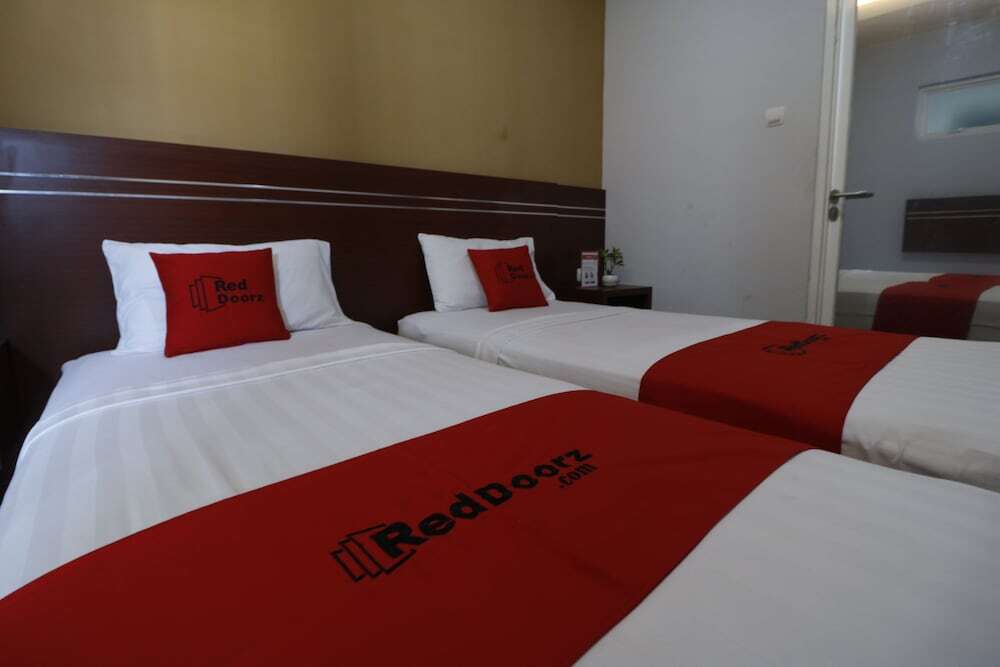Матарам: RedDoorz Plus @ Cakranegara