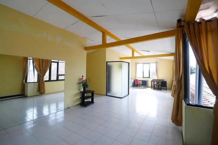 Семаранг: RedDoorz Plus near Undip Tembalang