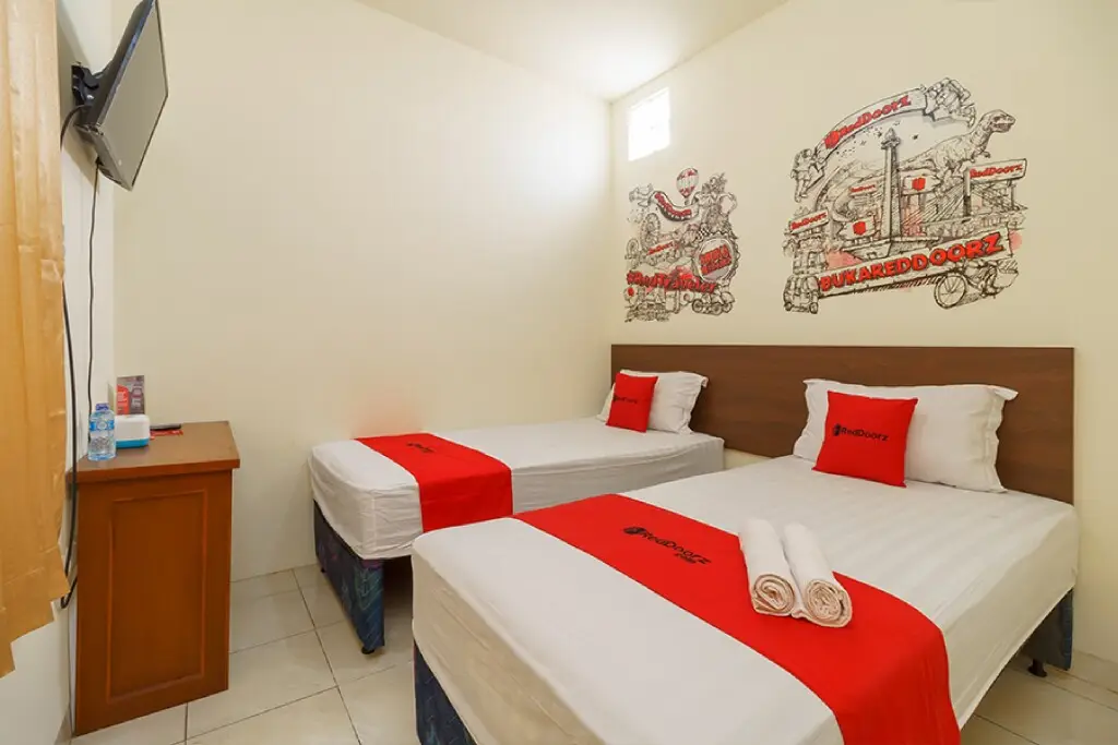 Джакарта: RedDoorz Plus @ Tanjung Duren