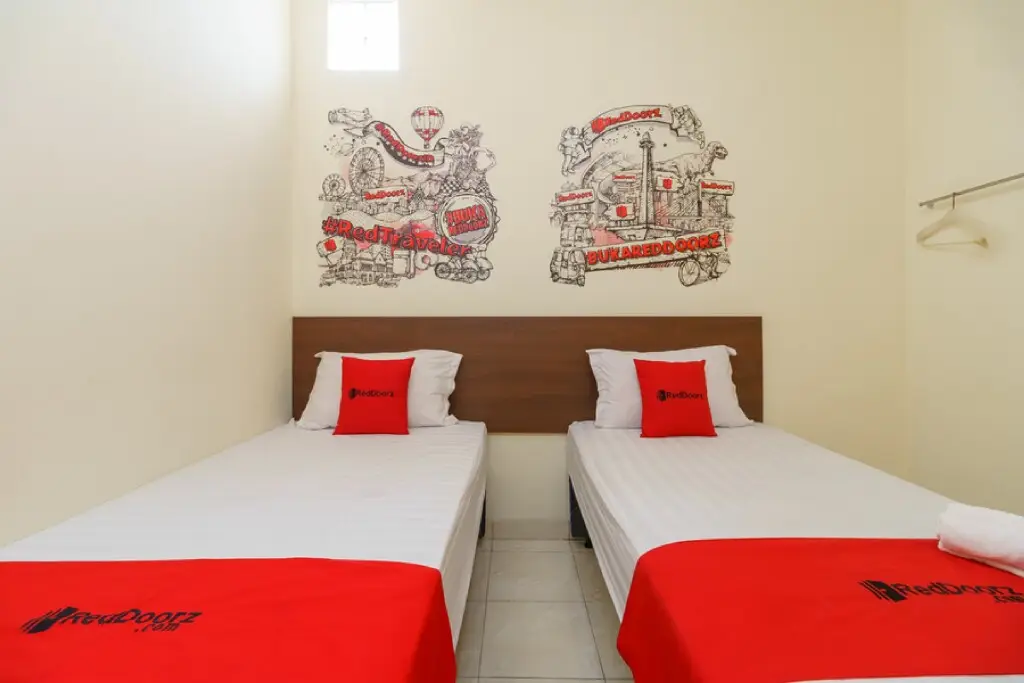 Джакарта: RedDoorz Plus @ Tanjung Duren