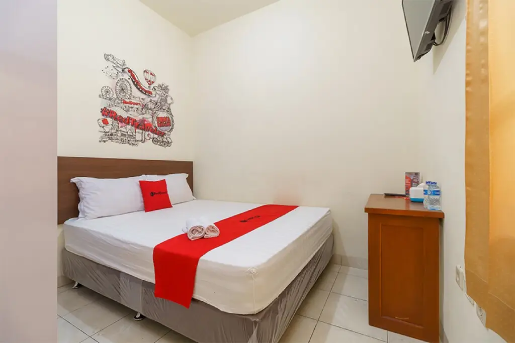 Джакарта: RedDoorz Plus @ Tanjung Duren