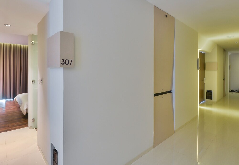 Джакарта: ZEN Premium Mega Kuningan