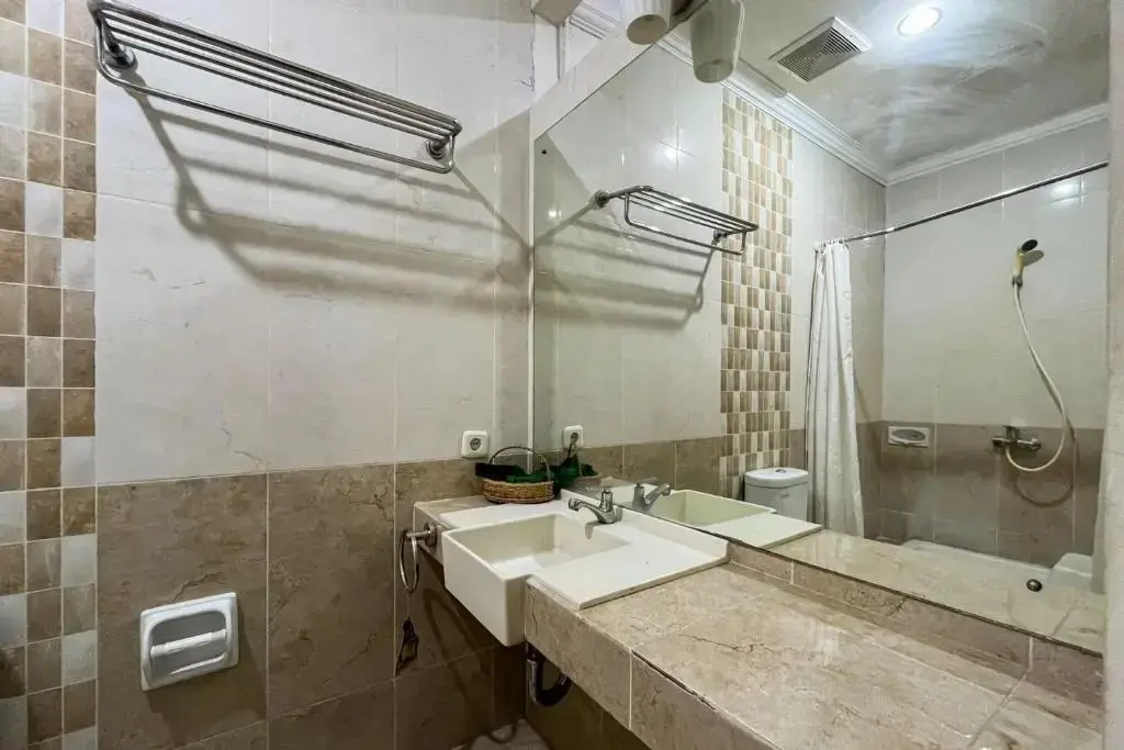 Джакарта: RedDoorz Plus @ Jalan Dharmawangsa