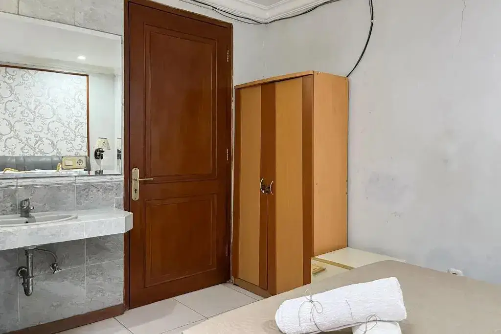 Джакарта: RedDoorz Plus @ Jalan Dharmawangsa