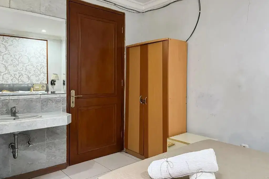 Джакарта: RedDoorz Plus @ Jalan Dharmawangsa