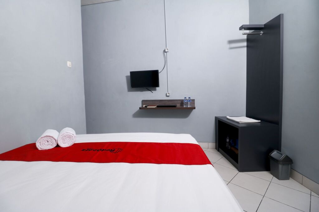 Джакарта: RedDoorz Plus near RS Harapan Kita