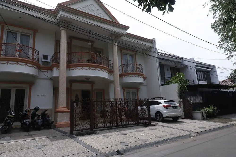 Джакарта: RedDoorz Plus @ Cempaka Putih Timur