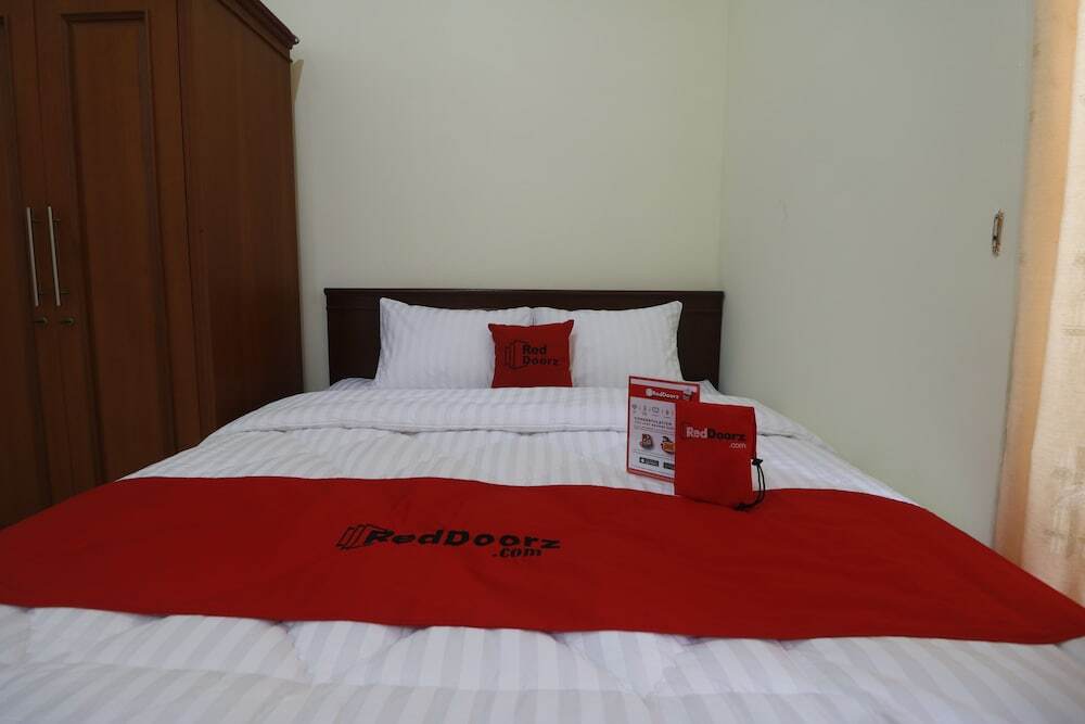 Джакарта: RedDoorz Plus @ Cempaka Putih Timur