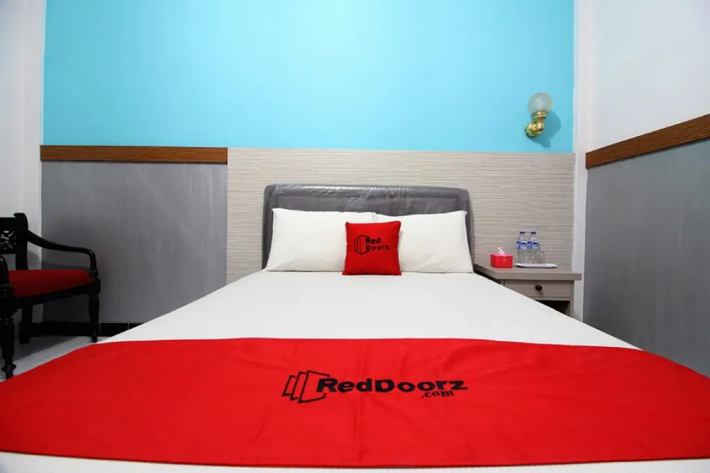 Джокьякарта: RedDoorz Plus Syariah near Lempuyangan Station 3