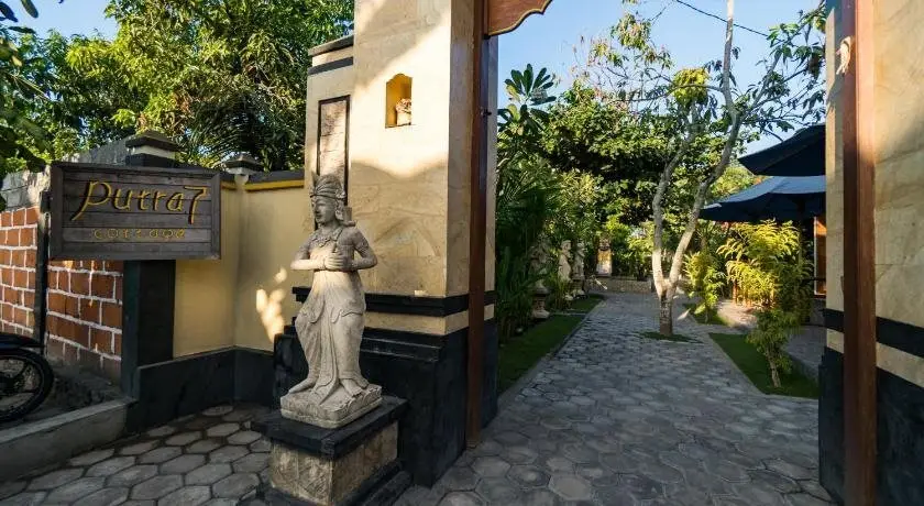 Лембонган-Айленд: Putra 7 Cottage