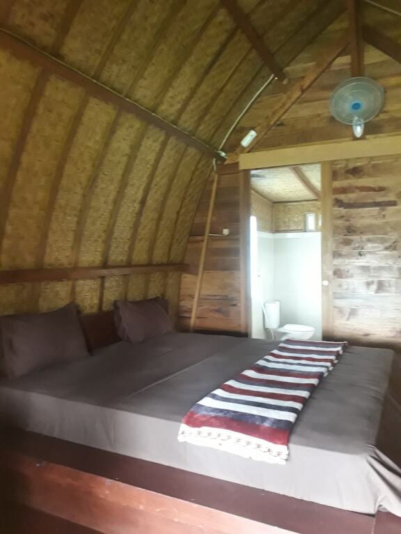 Jerowaru: Cendrawasih Bungalows