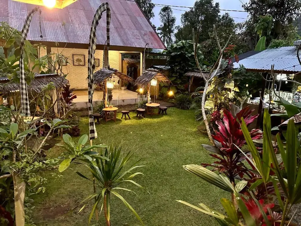 Мундук: Winaposa Villas and Warung Pudak