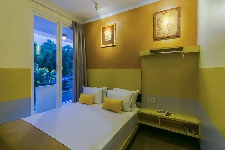 Бату: Dhanesvara Holistic Villa