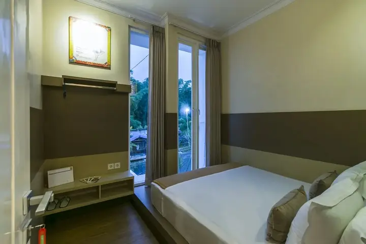 Бату: Dhanesvara Holistic Villa