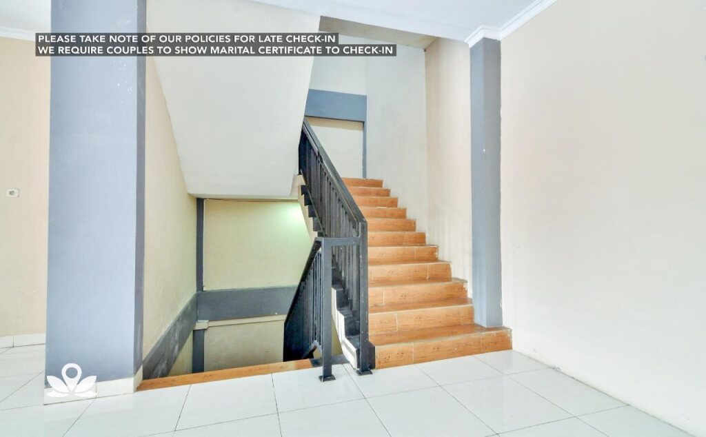 Джакарта: ZEN Rooms near Mercubuana Syariah