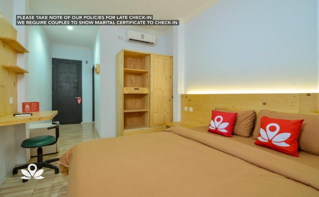 Джакарта: ZEN Rooms near Mercubuana Syariah