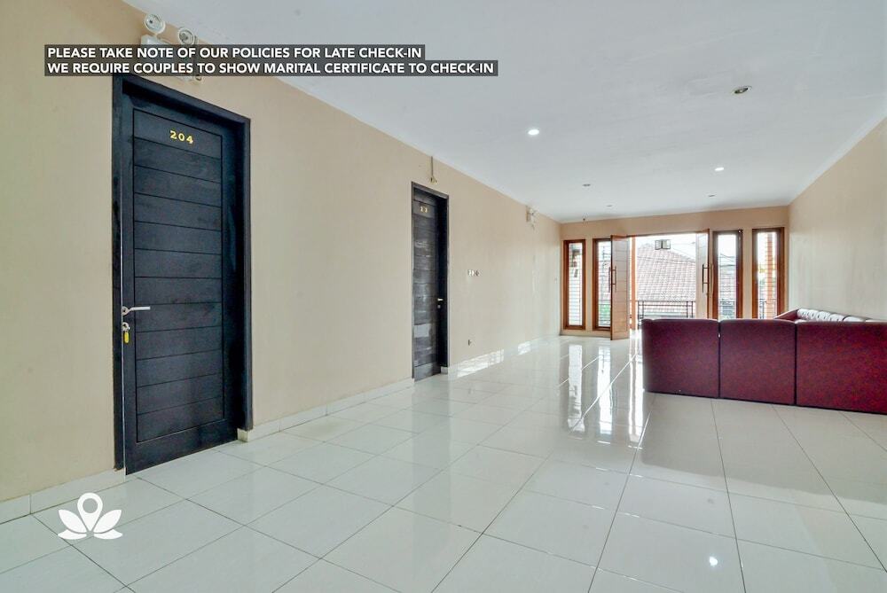 Джакарта: ZEN Rooms Near Darmawangsa Syariah