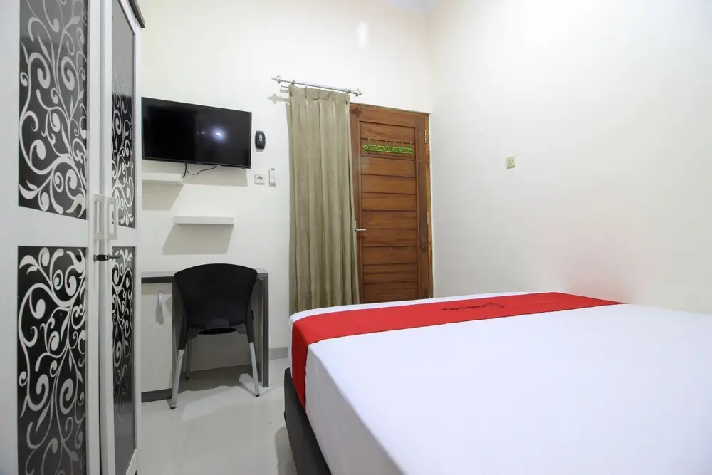 Депок: RedDoorz Plus near STIE YKPN 2