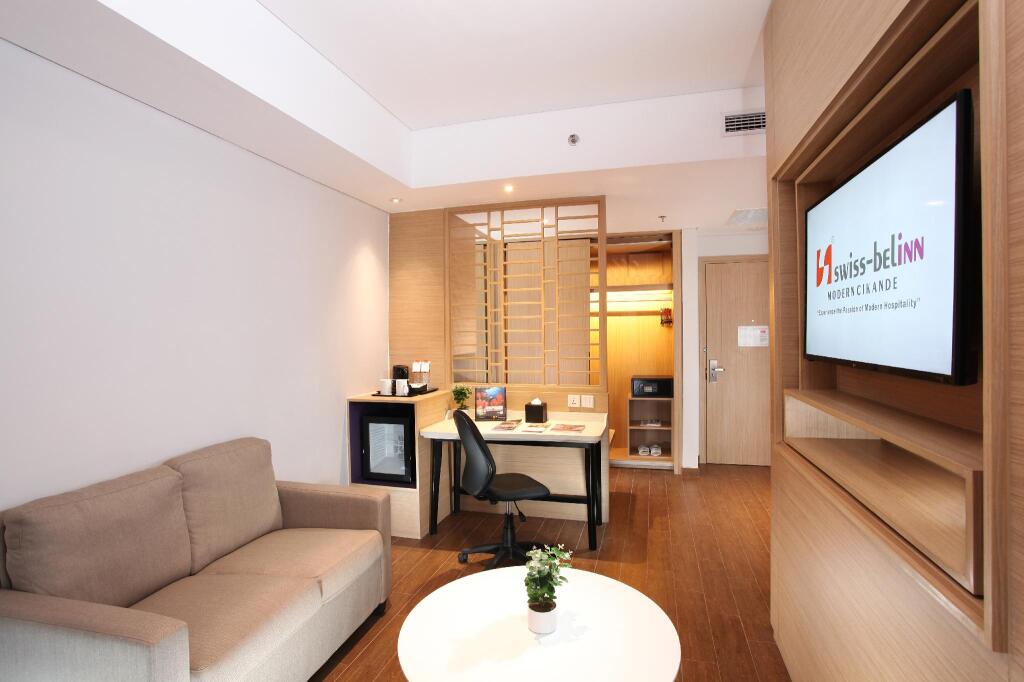 Пандегланг: Swiss-Belinn Modern Cikande
