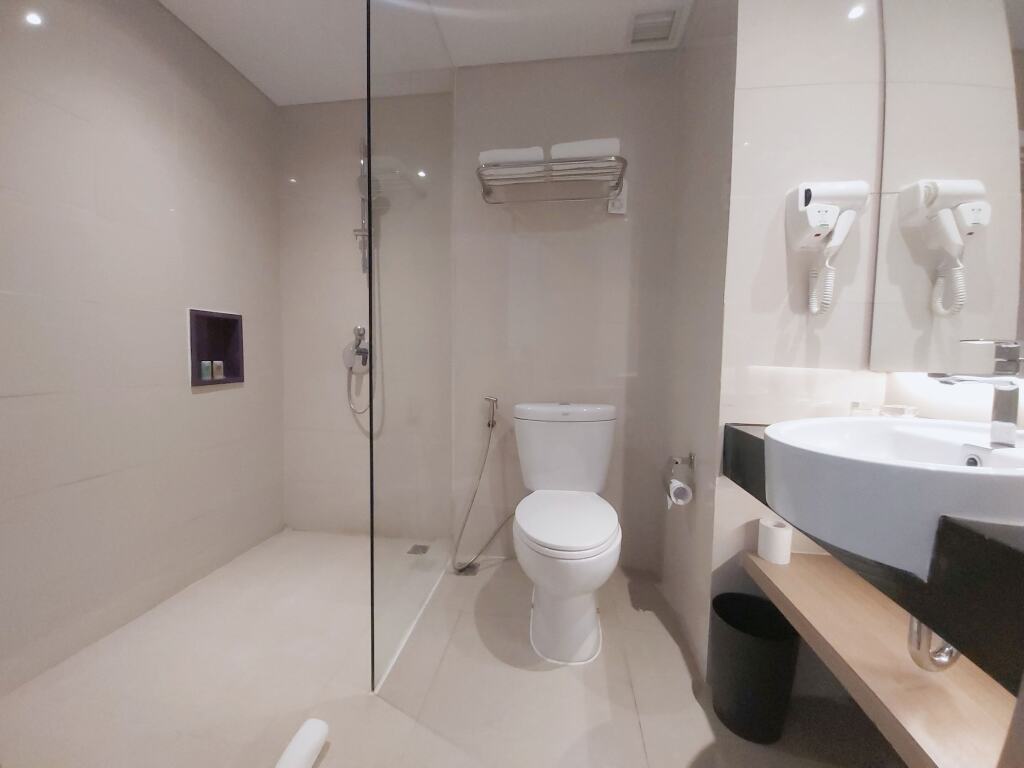 Пандегланг: Swiss-Belinn Modern Cikande