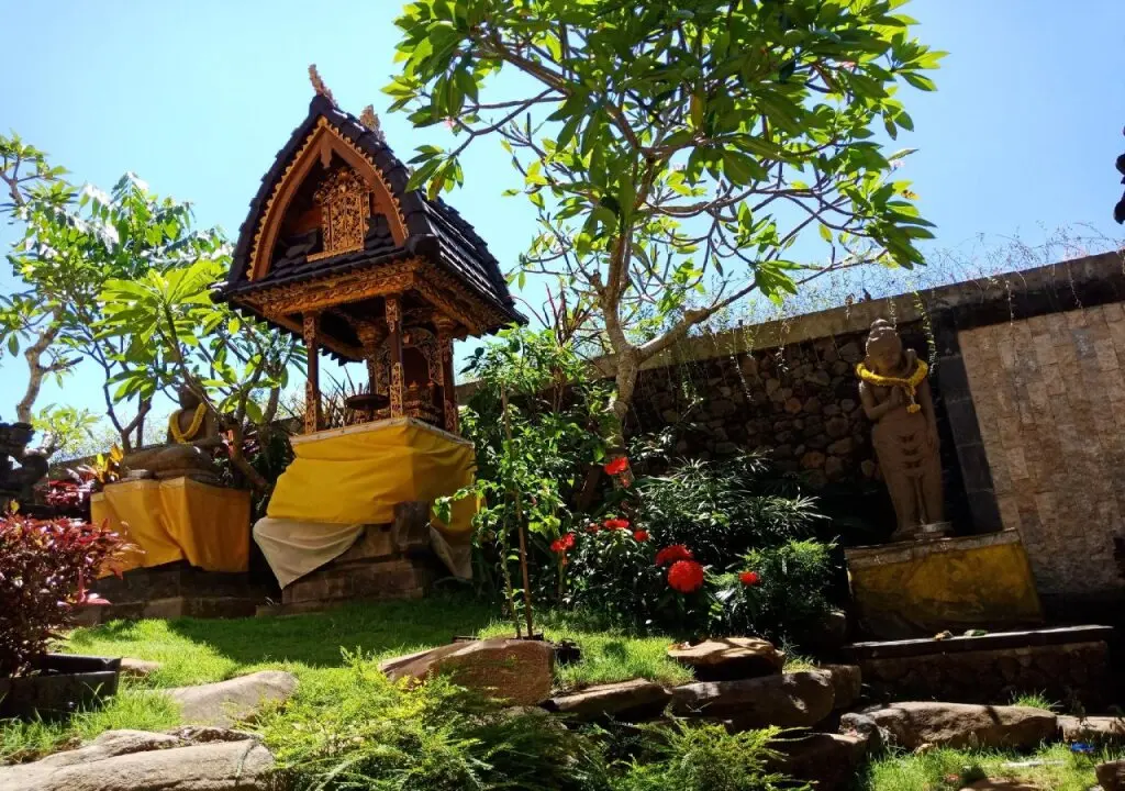 Паданг Керта: Uma Shanty Near to Lempuyang