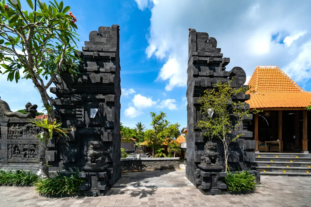 Лембонган-Айленд: Bale Gede Nusa Lembongan
