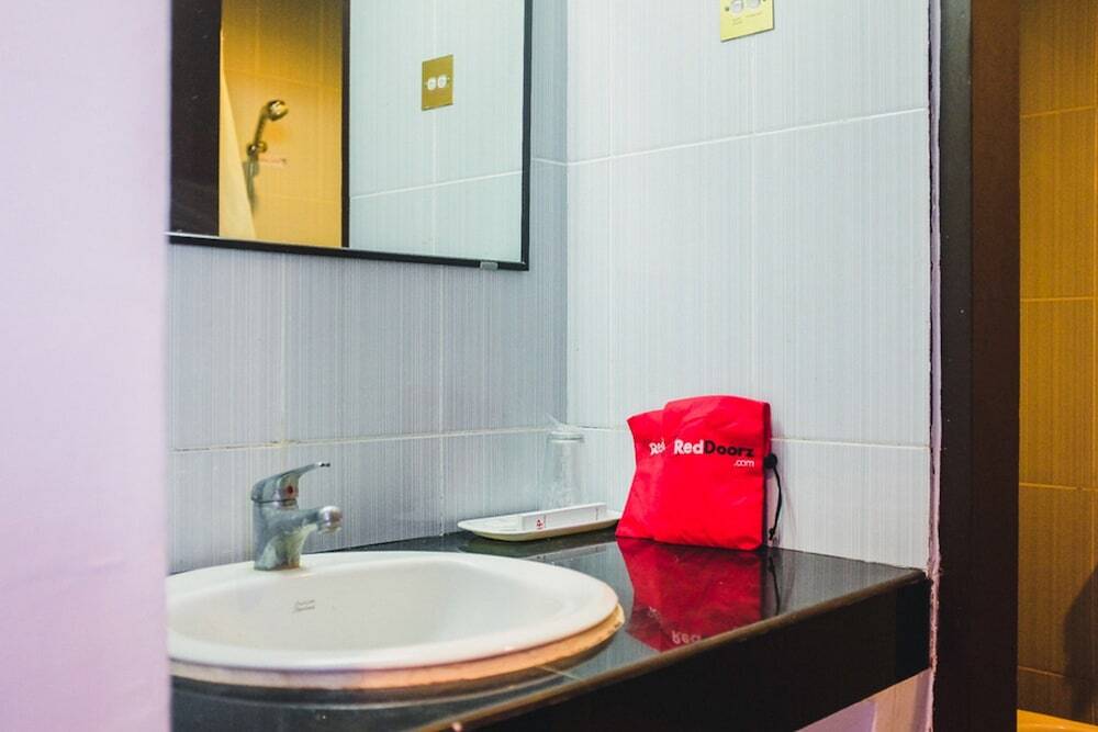 Макассар: Reddoorz Plus near Mall Ratu Indah 2
