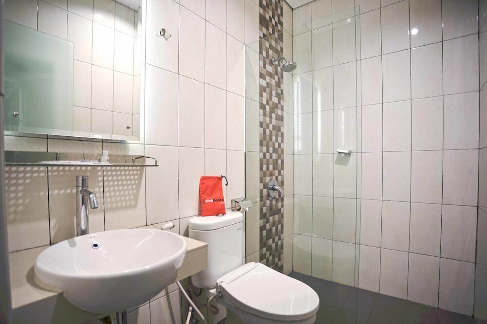 Чикаранг: RedDoorz Premium near Kawasan Industri Cikarang
