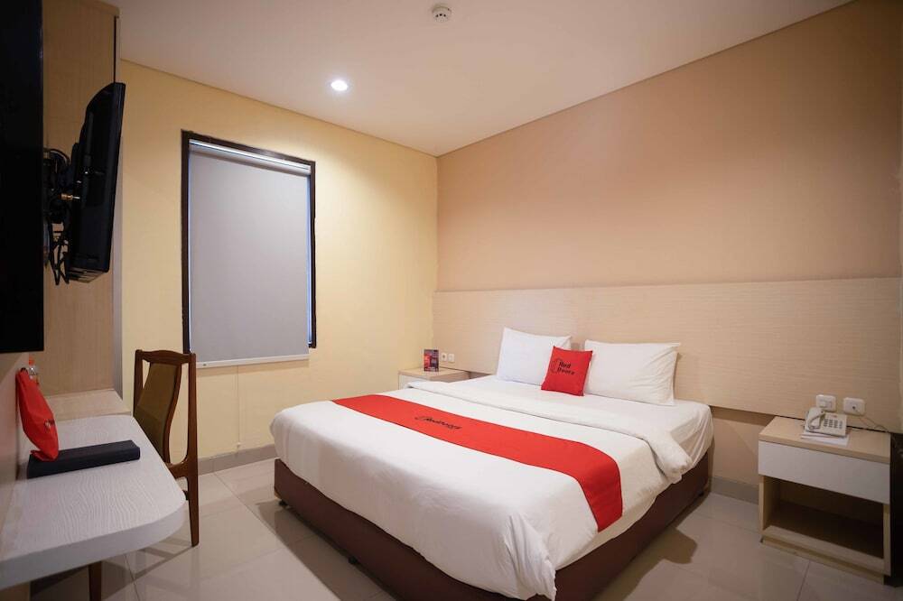 Чикаранг: RedDoorz Premium near Kawasan Industri Cikarang