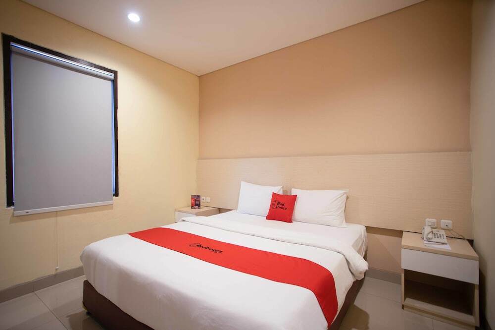 Чикаранг: RedDoorz Premium near Kawasan Industri Cikarang