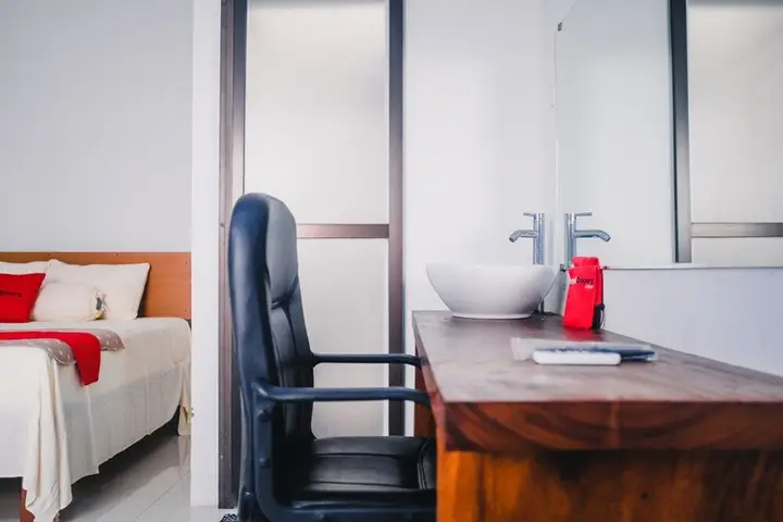 Сукарайя: RedDoorz near Exit Toll Sirkuit Sentul