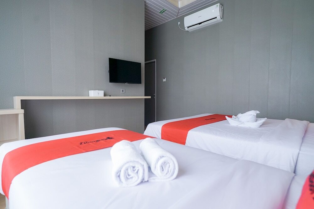Сукарайя: RedDoorz near Exit Toll Sirkuit Sentul