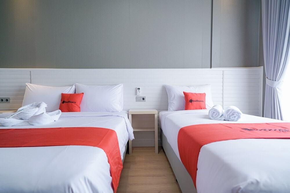 Сукарайя: RedDoorz near Exit Toll Sirkuit Sentul